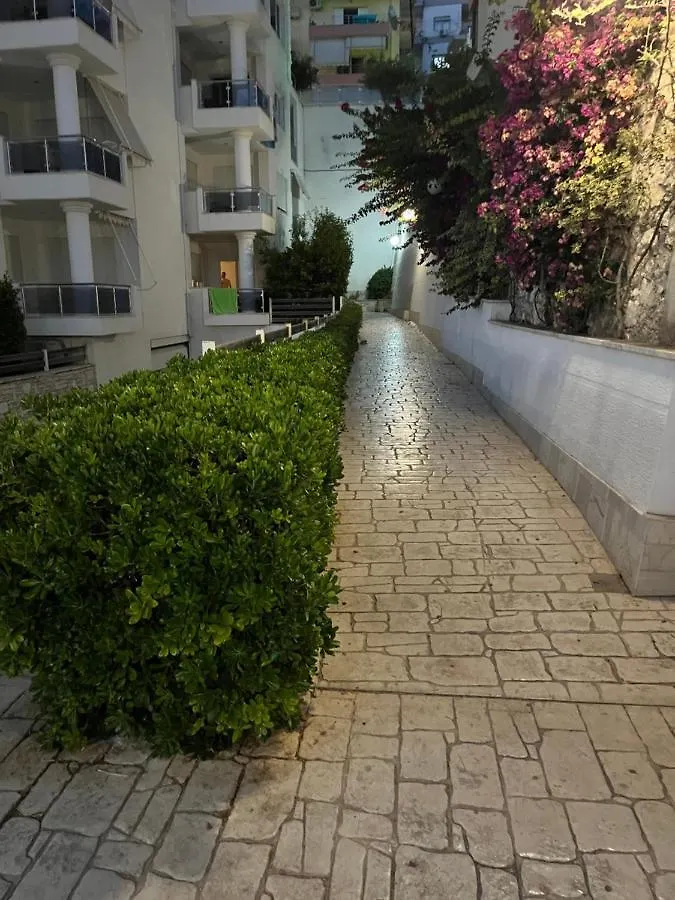 Geni Apartments White Residence Sarandë